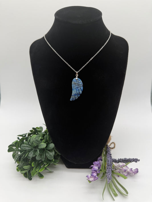 Polished Lapis Lazuli Wing Pendent w/neckless